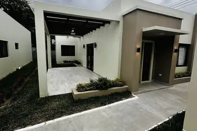 Image de 2 Bedrooms Modern and Elegant Villa inside Hotel Palma Real Resort in Honduras.