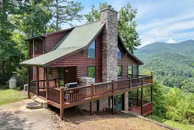 Image de Secluded Mountain-Top Cabin with Stunning Sunset Views, Hot Tub and Fireplace
