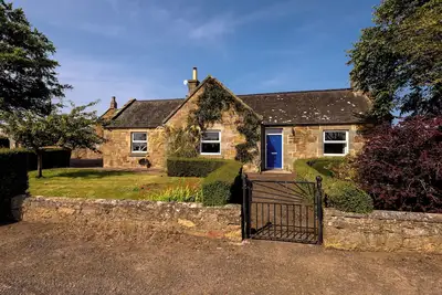 Image de An impressive and unique 3-bedroom cottage in a picturesque countryside setting. Sleeps 5.