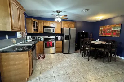 Image de Charming 2-bedroom villa with WiFi and Ac in cool Hollywood