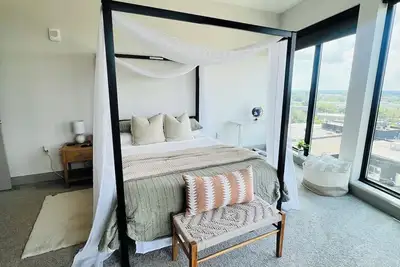 Image de Warm & Lavish Midtown Oasis