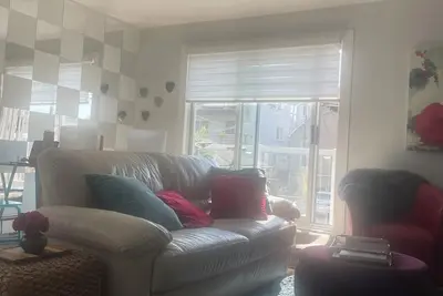 Image de Bright, Funky and Clean Downtown Apartment