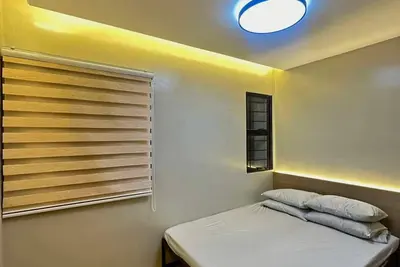 Image de 2-storey house with parking Wifi, Netflix, Ac, Pool near Clark Airport