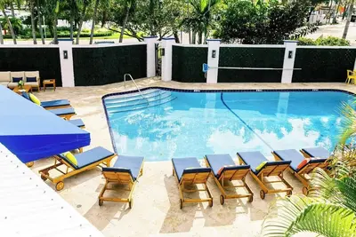 Image de Quaint Studio  w/ Kitchenette, Pool, & Parking