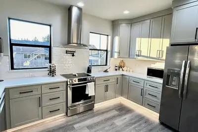 Image de Lux Design, 5 Beds, Sleeps 10, Game Room, Bbq Grill