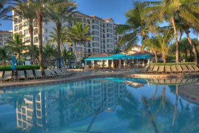 Image de Palm Beach Shores Studio - Beachfront resort with WiFi, Ac, fitness room