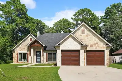 Beautiful 3-bedroom, 2 Bath New Build Home on Lake Palestine with WiFi, Ac