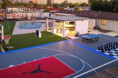Image de The Scottsdale Social: Basketball, Pool, Sleeps 18