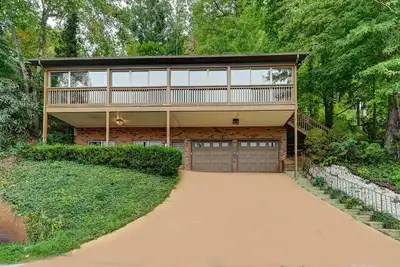 Image de Lakeshore Living Whole House