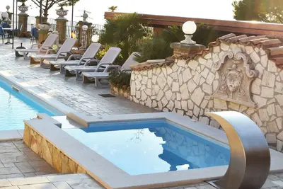 Country House Isola Verde con 3 Camere da letto doppie, Wi-Fi e Piscina Esterna
