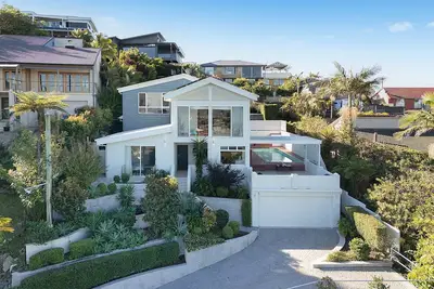 Image de The Lookout Lounge | 5br Coastal Home with Pool and Stunning Views