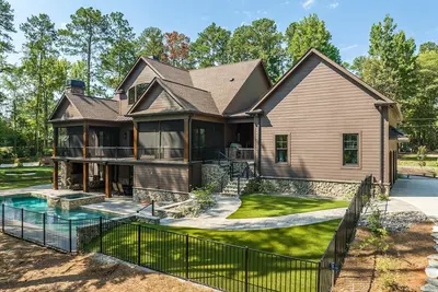 Image de Newly constructed luxury retreat on Lake Thurmond