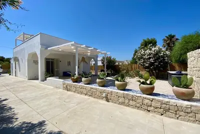 Image de Villa Aroi, your vacation home just a stone's throw from the sea!
