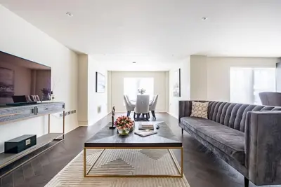 Image de Stunning 2ba, 2br, Apt, Desirable Chigwell