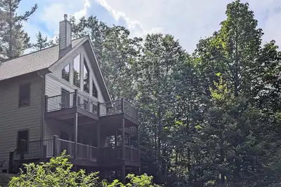 Image de Pisgah Forest: 3 Br/3ba, Hot Tub, Wood Stove, Patio, Firepit, Grill, Ev Charger