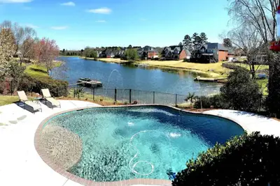 Image de Lakefront Retreat with Stunning Pool. Near Ft. Eisenhower, & Augusta National.