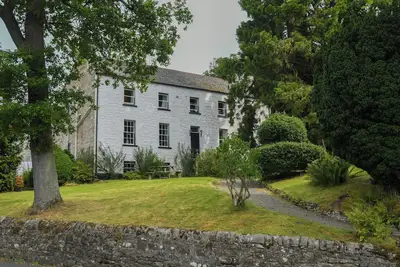 Image de Large comfortable Manor House & Gardens in the North Pennines, Cumbria