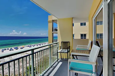 Image de Seasonal Beach Service + Resort Amenities