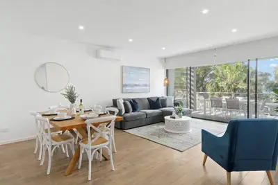 Image de Saltwater Escape Contemporary Seaside Stunner