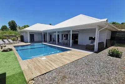 Image de Villa à Sainte Anne G167a - 4 chambres piscine
