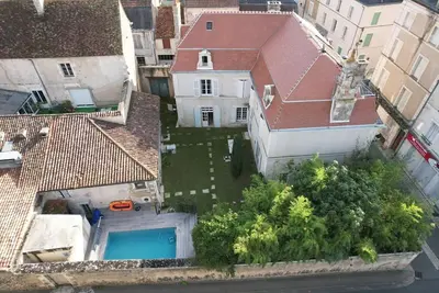 Image de Grande maison familiale, ideal pour un séjour en famille ou entre amis.