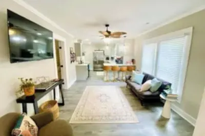 Image de 2br 2 Bath in West Greenville