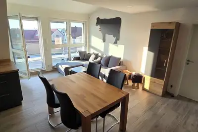 Image de Moderne 3 Zimmer Wohnung Panorama mit Großem Balkon für 4p. + Wifi und Parkplatz