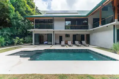 Image de Jungle, Yoga and Surf Sanctuary in Central North Guiones, Nosara.