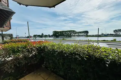 Beau studio avec terrasse - vue sur le port