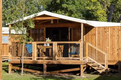 Image de Camping 4 étoiles - Piscine  - cbgcb0b