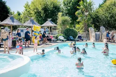 Camping 4 étoiles - Piscine  - ccaaagg