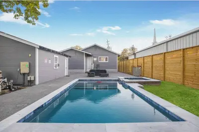 Image de Great Location! - Heated Pool & Hot Tub!