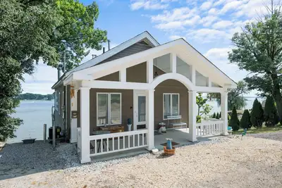 Image de Riverside Calm, an entire house for you directly on the Maumee River.