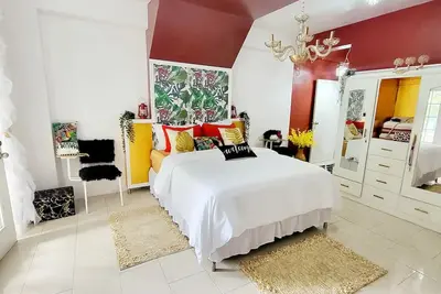 Image de Stylish 8br Central In Halfway Tree @Kingston Manor