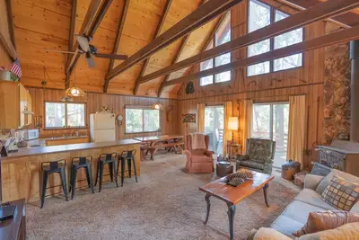 Image de Retro Chalet w/central heat!