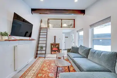 Image de 'Lofty Dreams' Cabin By Conway Lake & Saco River!
