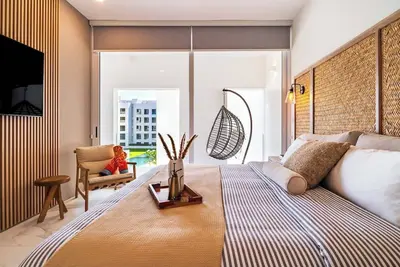 Image de Opulence in Cabo is Waiting, Amplify Your Vacation.