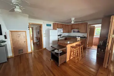 Image de 4-Bedroom Waterfront Cottage on Lake Champlain