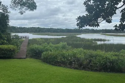 Image de \nWaterfront four bedroom home & dock, fabulous views boating and great fishing.