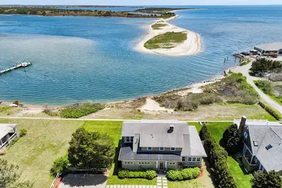 Image de Charming 6-bedroom oceanfront cottage in Falmouth