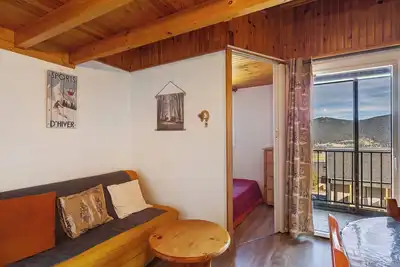 Image de Appartement 'Appartement Face Au Lac 6 Voyageurs' avec vue sur le lac et balcon