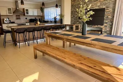 Spacious 6-bedroom house, full equipped, in wonderful Swakopmund with WiFi