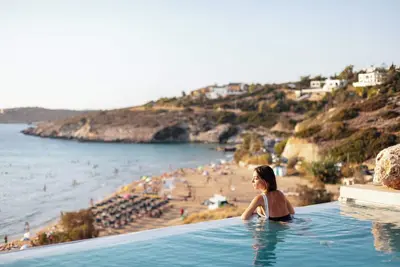 Image de Coastal Villa Defined by Detail & Sleek Simplicity by etouri