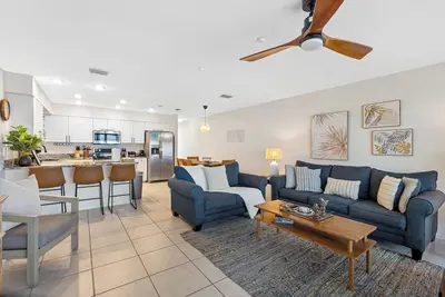 Image de Beachside Bliss: Cozy Condo Escape Awaiting You!