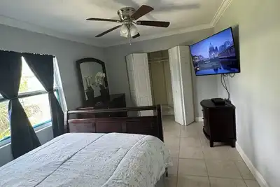Image de Charming 3-bedroom house with WiFi and Ac fantastic Down Town near City Place