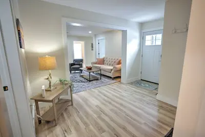 Image de New To Vrbo-Great location spacious newly renovated 3-bedroom with WiFi and Ac