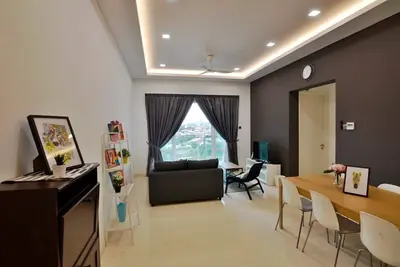Image de Comfy 2br TriTower Suite Near Jb Ciq, Jbcc & Capri