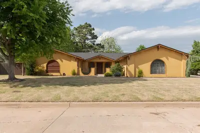 Image de Villa near the Lake S
