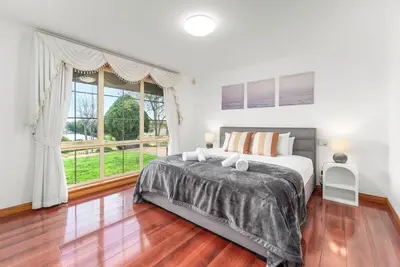 Image de Coastal Comfort 4br Vacation Home in Hallett Cove