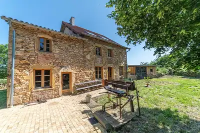 Image de Le Clos de Pleinecey - Maison en pierre en campagne